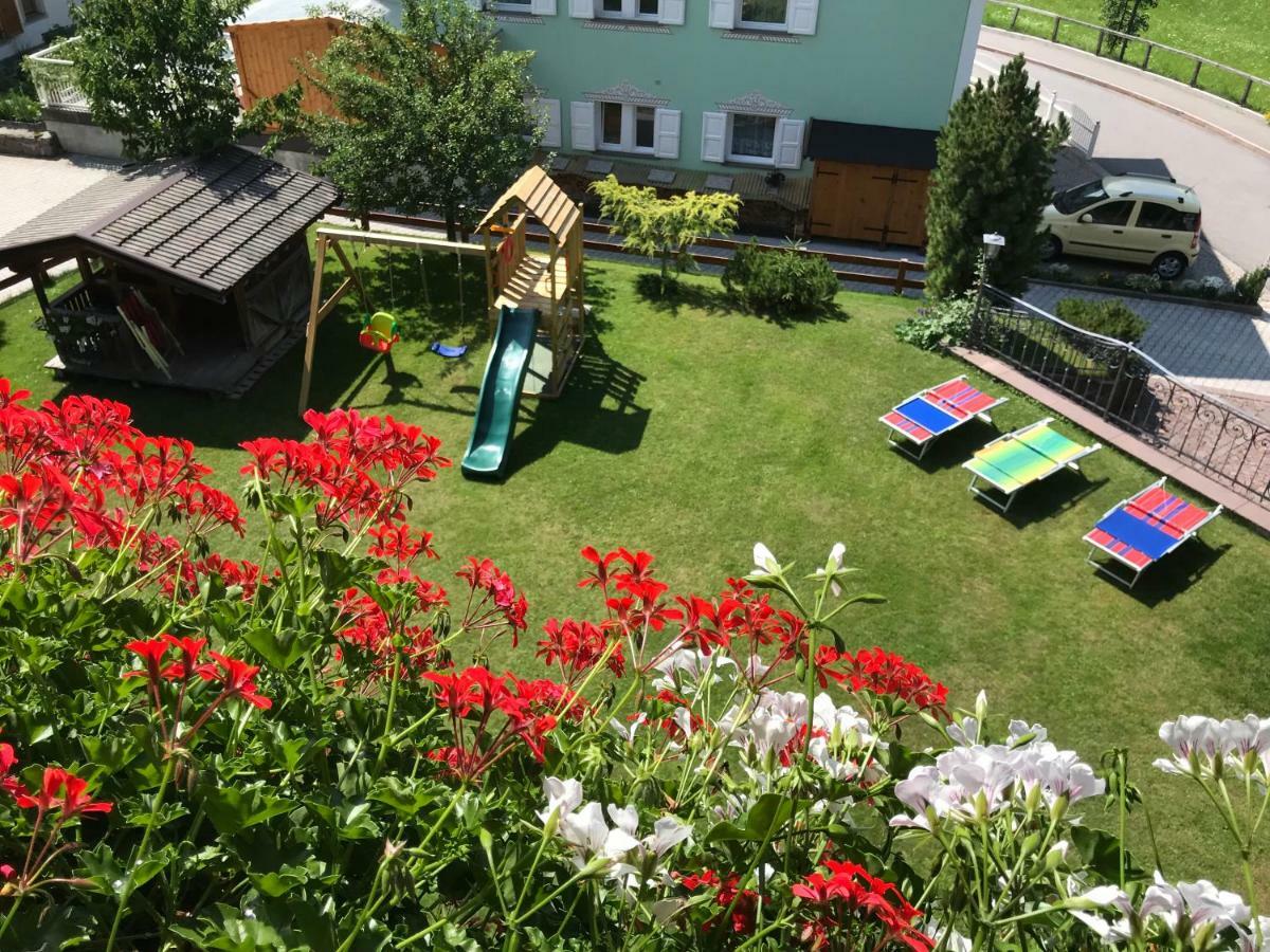 Apartments Vaiolet Santa Cristina Val Gardena Kültér fotó